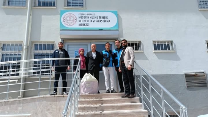YESEVÎ HAREKETİ DERNEĞİ'NDEN OTİZMLİ ÇOCUKLARA ANLAMLI ZİYARET